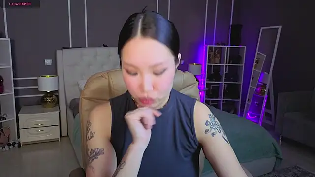 ElinaMotion 现场XXX聊天