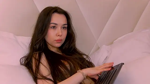 XXX chat uživo modela MiaMarlow
