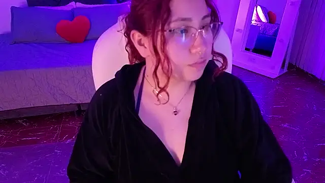 XXX chat uživo modela littlee_red
