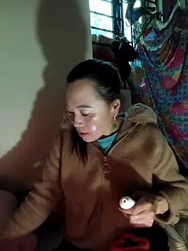 Jooj-: διαδικτυακό σόου στην κάμερα