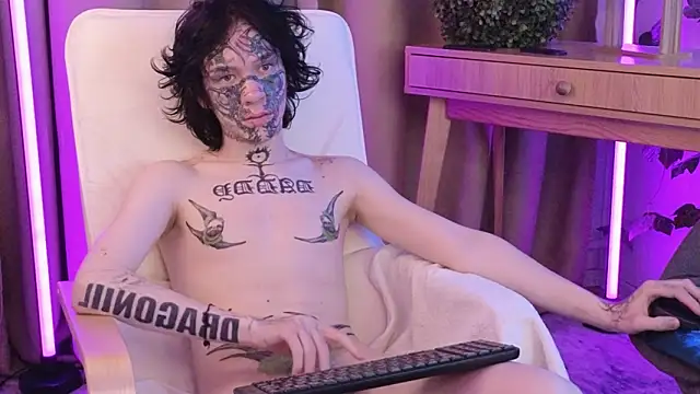 Chat XXX en directo de em0_b0y