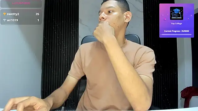 Pokazy przed kamerką – milo_cruz_