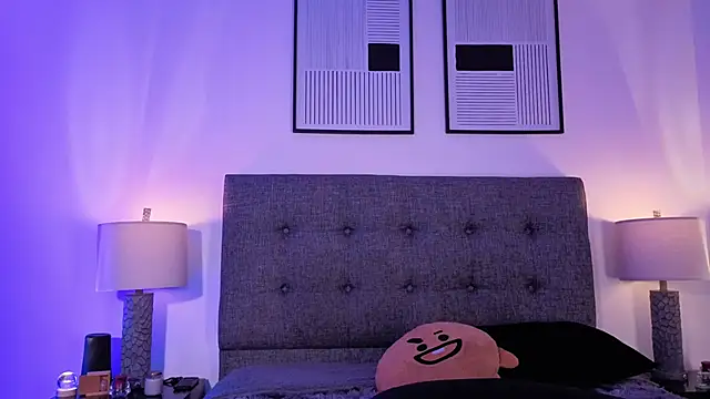 mandi4pole_ Live XXX-Chat