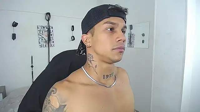 Leonard_Priceのウェブカメラショー