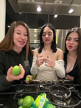 roouse élő XXX-chatje