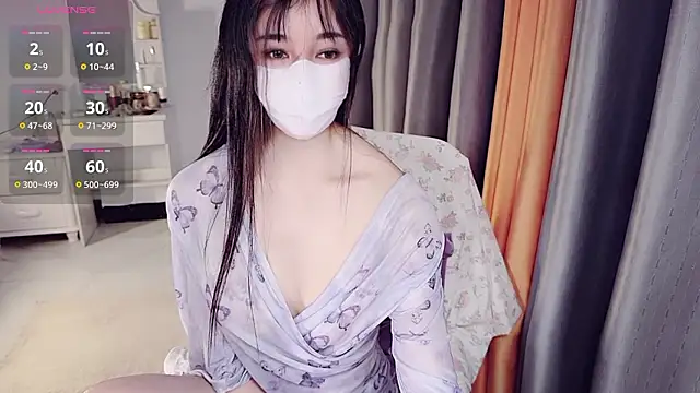 NolanMia: онлайн-секс-чат