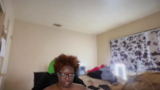 -Yagurlwest Adlı Modelin Canlı XXX Sohbeti