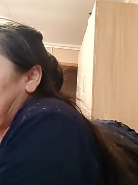 Zulfiya_Bruce Live XXX-Chat