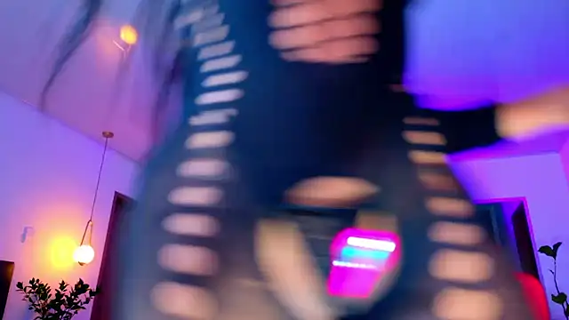 SQUIRT4UMEGAN – webcam-show