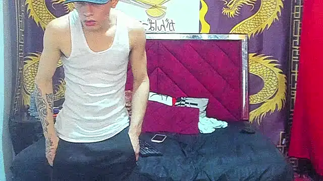 Pride_couple Chat XXX live