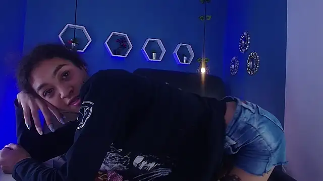 Chat +18 de Aurora_ath ao vivo