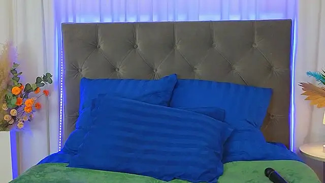 دردشة Ariana_Petite الجنسية المباشرة