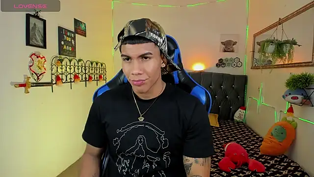 Damian_latinxxx: онлайн-секс-чат