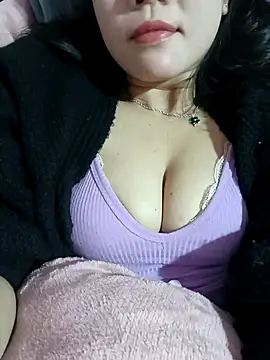 Ngocmai_lazdy Show in webcam