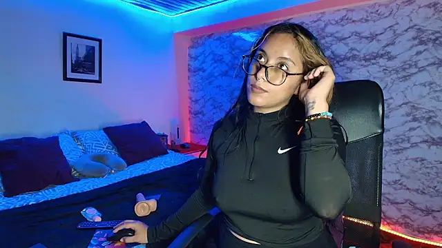 Chat XXX en directo de Camila_IRoose