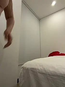 roouse Chat XXX live