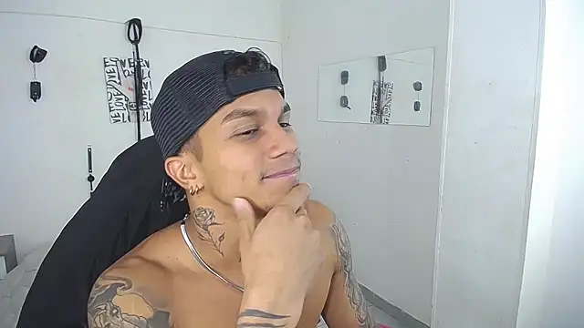 Leonard_Price Live XXX-chat