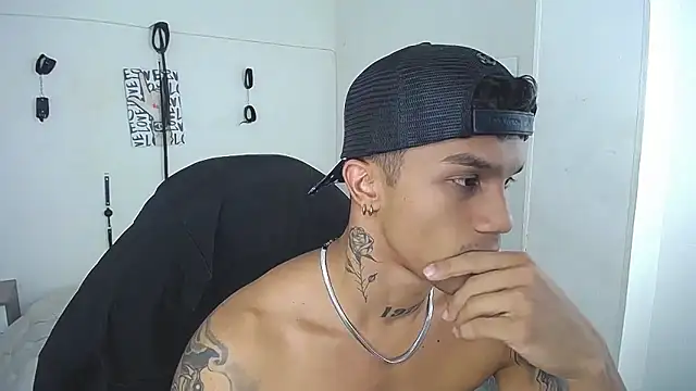 Онлайн чат XXX Leonard_Price