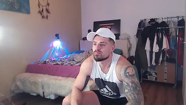 Tiberius_hunk Live XXX-chat