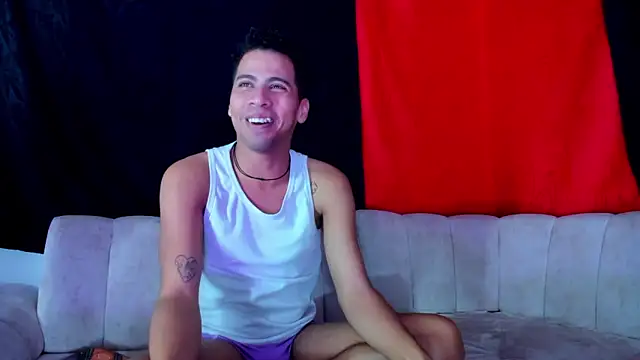 Chat +18 de Peter_boys_1 ao vivo