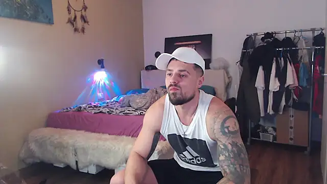 Tiberius_hunk Chat XXX live
