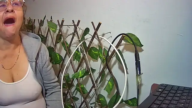 nicoltatiana_ élő XXX-chatje