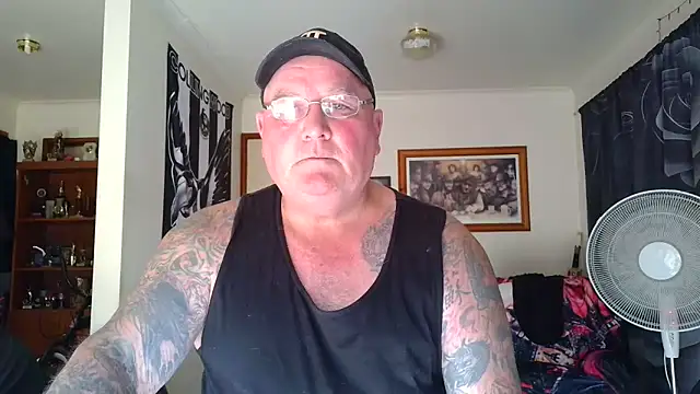 Chat XXX en directo de KINKYBLUEYES69