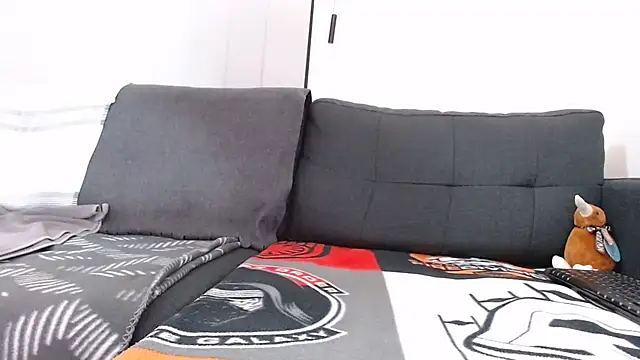 lilchristian@xh  – webcam-show