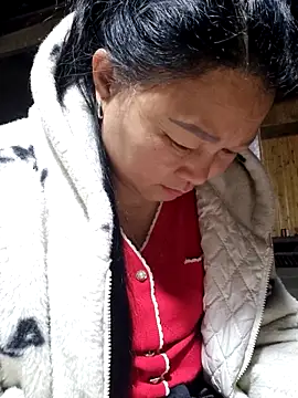 yoowwmr: διαδικτυακό σόου στην κάμερα