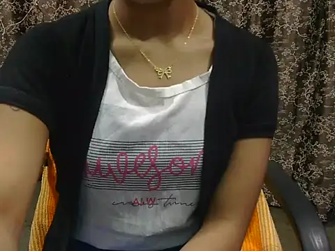 Adorable_Ayesha live XXX chat