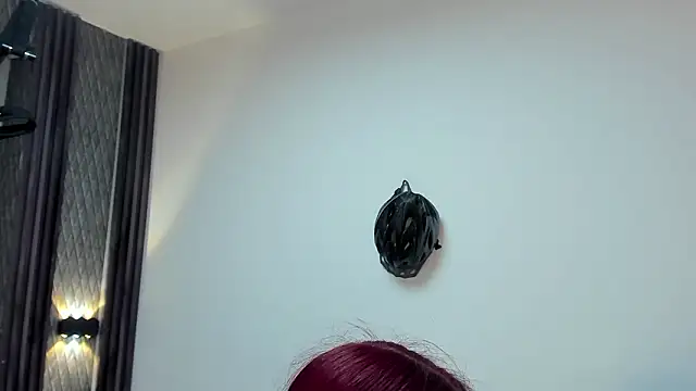 selene_red_n Live XXX chat