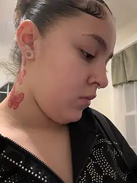 babykalirose: онлайн-секс-чат