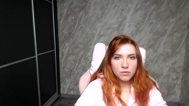 Reginasmilee 现场XXX聊天