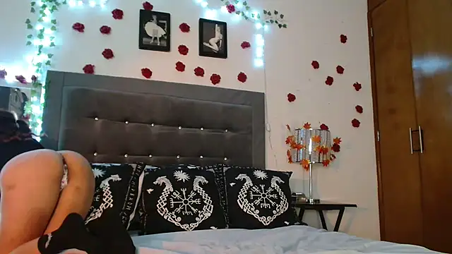 3littleschoolteens Adlı Modelin Canlı XXX Sohbeti