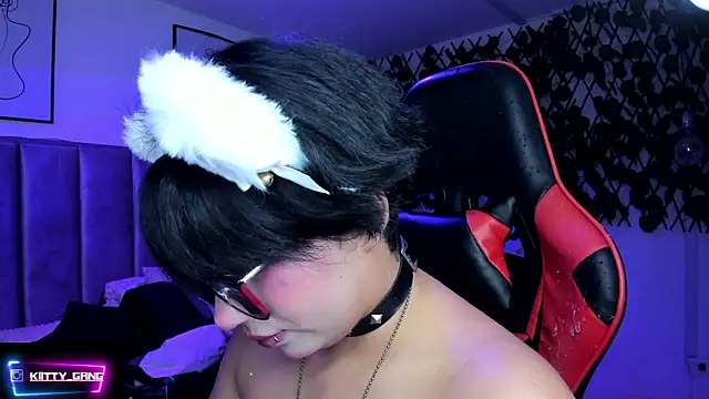 دردشة Kitty_Gang الجنسية المباشرة