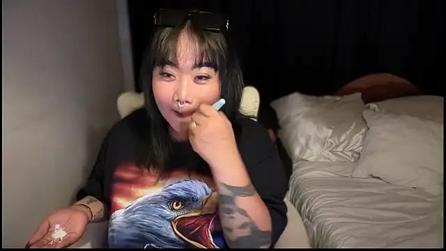 _XXXKittyTingles Pertunjukan Webcam