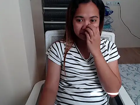 xTheLastVIRGINx 现场XXX聊天