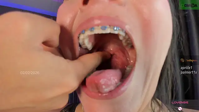 Aprilx1: онлайн-секс-чат