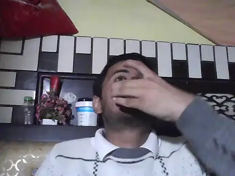 Stubborndesiboy: онлайн-секс-чат