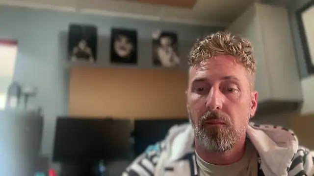 Chatroom XXX en direct de tinyLittledicknick