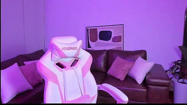 NoaLuxury – Naživo XXX chat