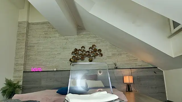 hornyb33_ élő XXX-chatje