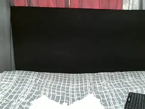 JuicyWetPussy19 Webcamshow