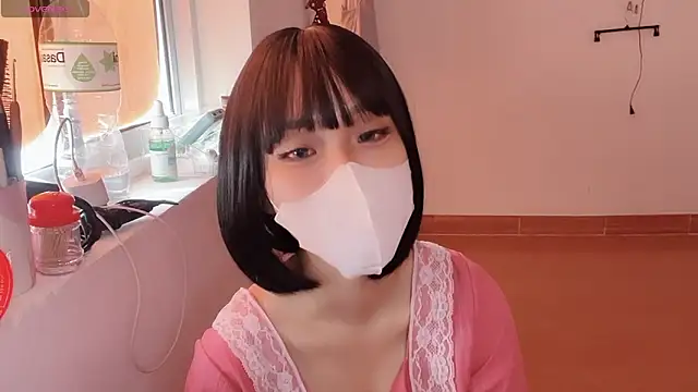 Tieu-May Adlı Modelin Canlı XXX Sohbeti