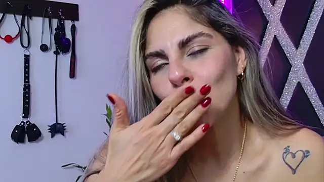 Chat XXX en directo de blonde_cat15