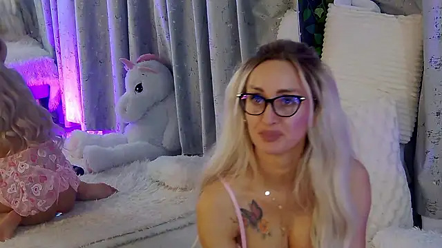 Chat XXX en directo de IsabelleEthan