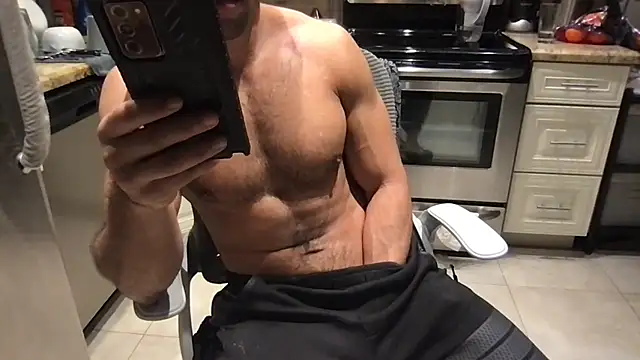 BigGuyMuscleのライブXXXチャット