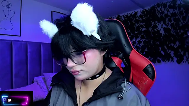 Kitty_Gang Adlı Modelin Canlı XXX Sohbeti