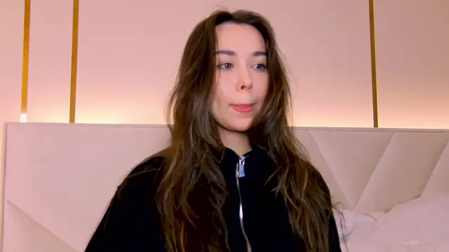 MiaMarlow Adlı Modelin Canlı XXX Sohbeti