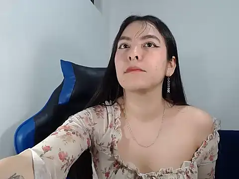 Czat XXX na żywo – EloiseJun